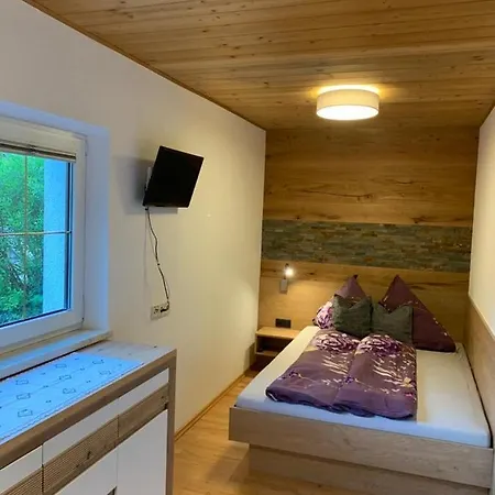 Tirol Apartman *